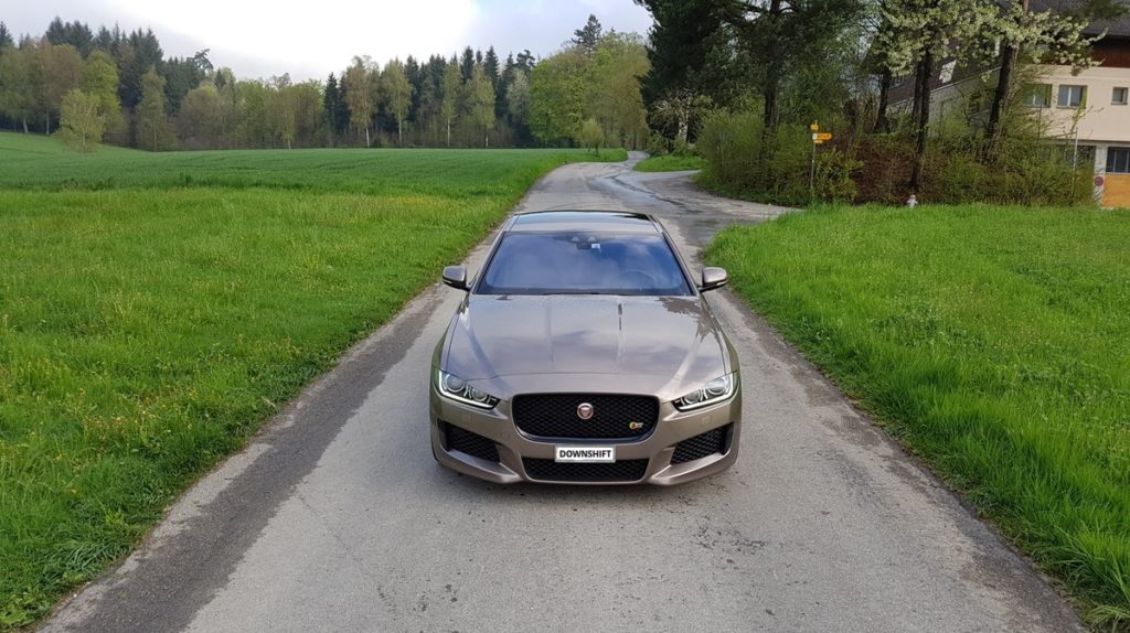 Jaguar XE S (V6)