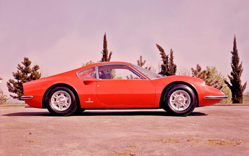 Dino 246 GT (1969) - Moteur central arrière