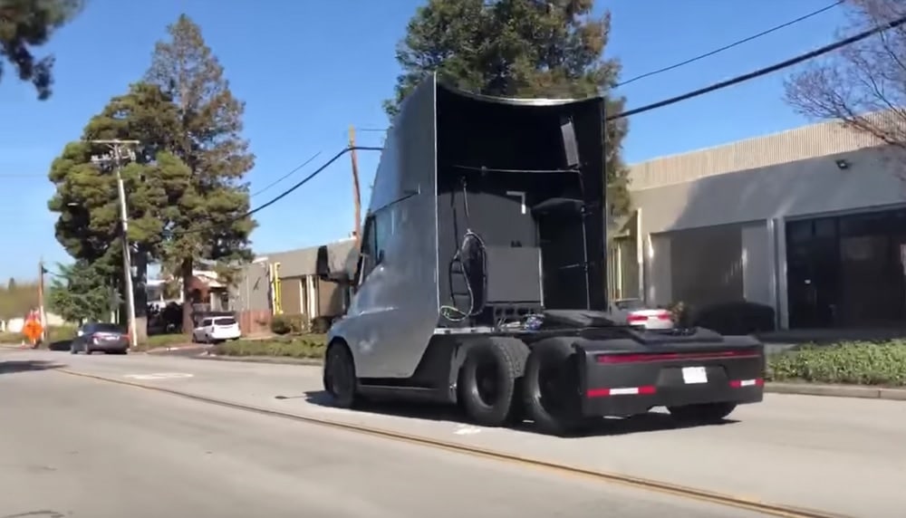 Tesla Semi Truck : video de son acceleration