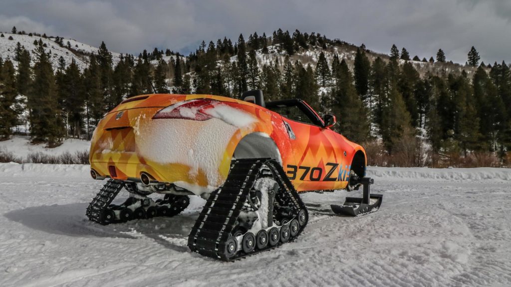 Nissan 370Zki snowmobile 4