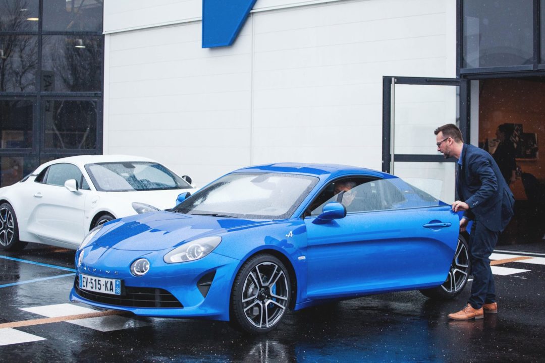 Première livraison Alpine A110 à Grenoble