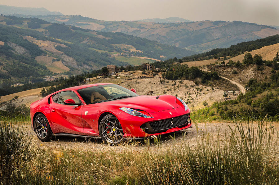 Ferrari 812 Superfast V12