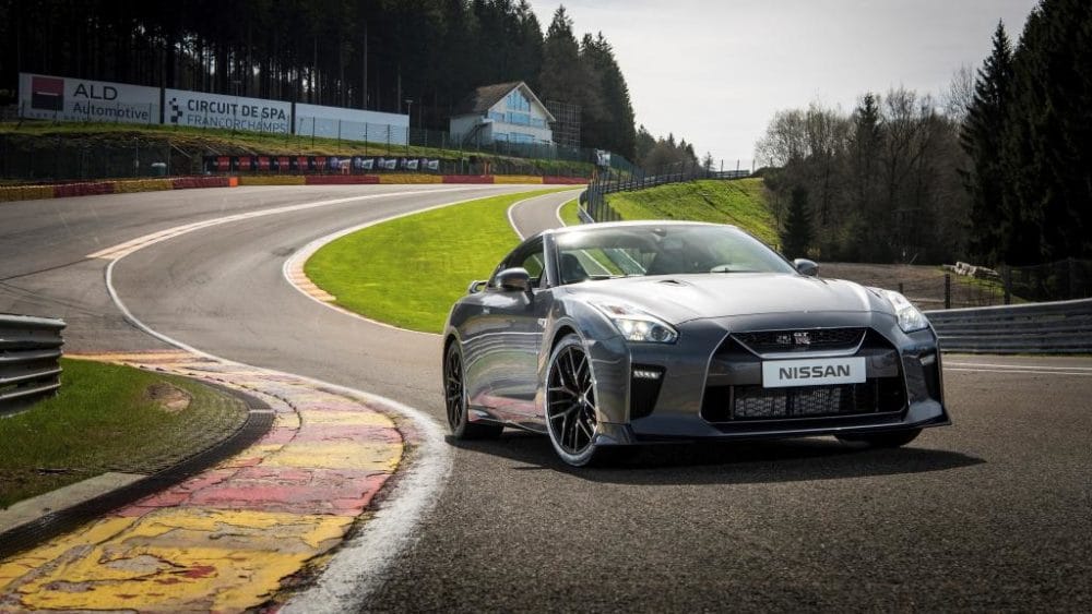 Nissan GT-R sur circuit