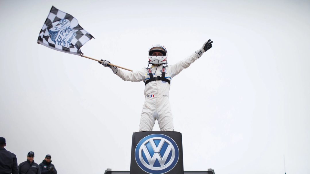 Vainqueur Romain Dumas avec sa Volkswagen ID-R