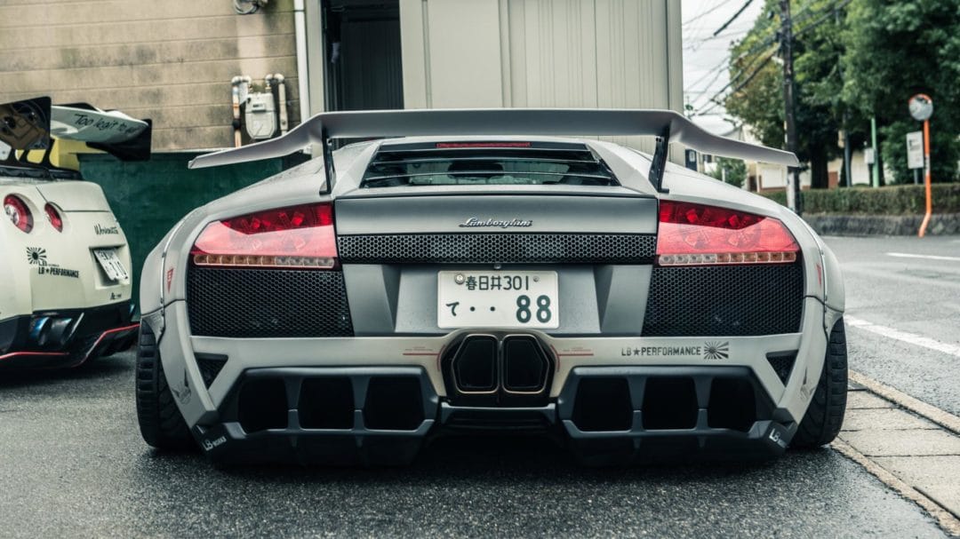 Lamborghini Liberty Walk face arrière