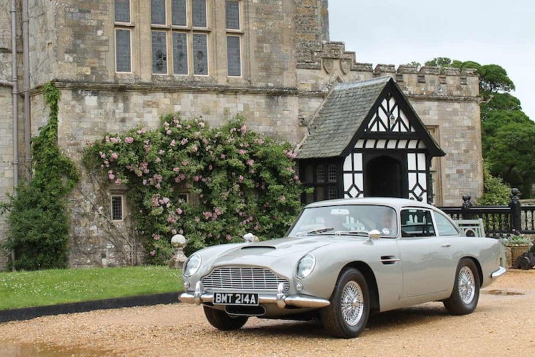 Une DB5 au château