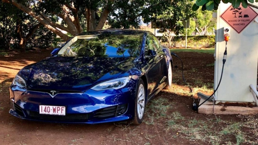 Tour de l'Australie en Tesla par Sylvia