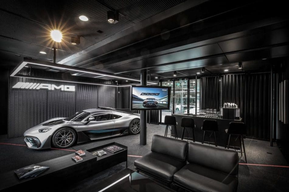 Showroom Mercedes-AMG ONE Mondial de l'Auto 2018