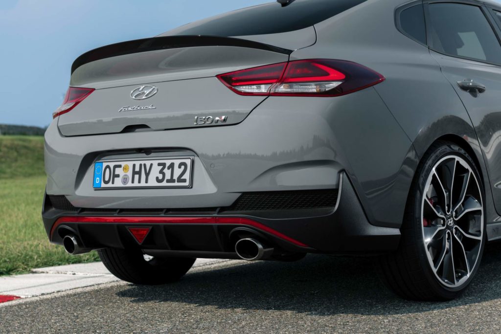 Hyundai i30 Fastback N spoiler tailgate