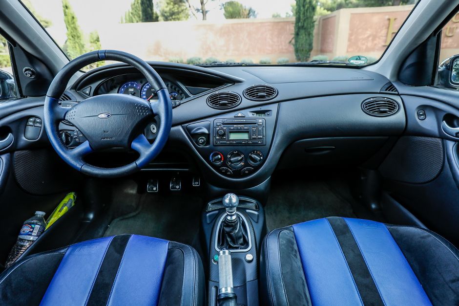 Intérieur de la Ford Focus RS mk1 (2002)