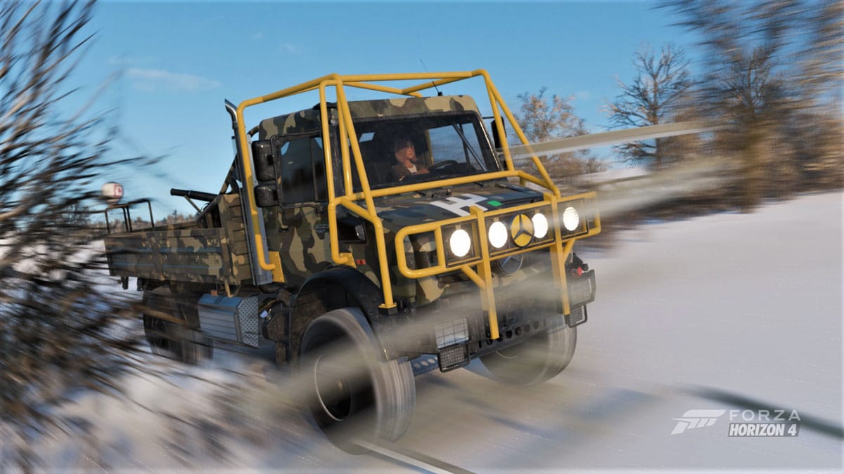 +2000ch pour voler à travers les champs, voici le Mercedes Unimog