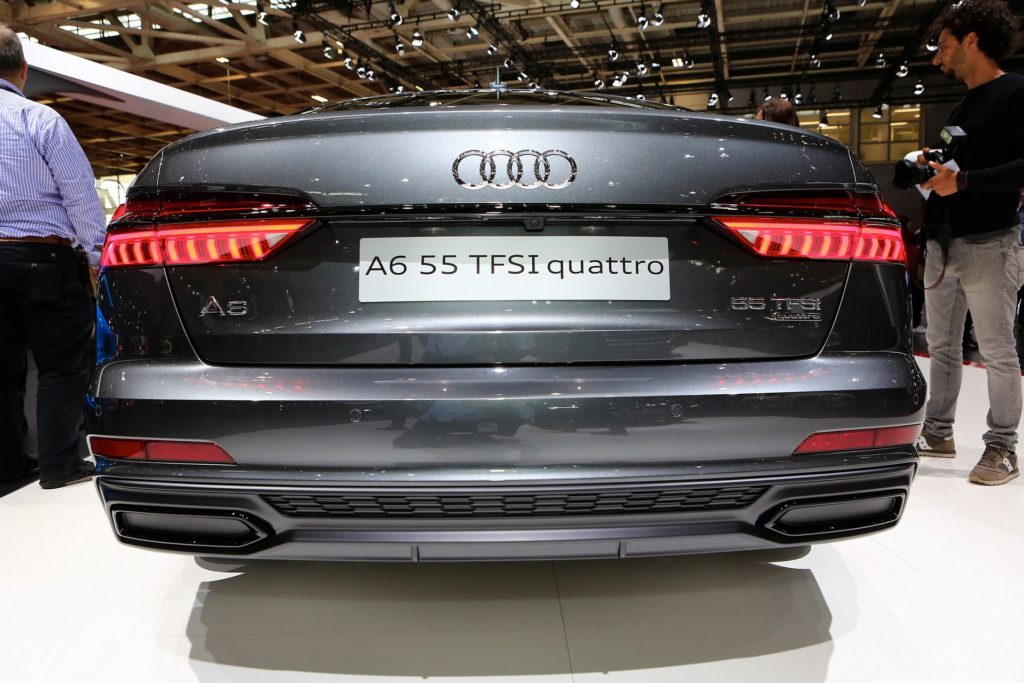 Audi A6 fausses sorties d'échappements Mondial de l'Auto Paris (2)