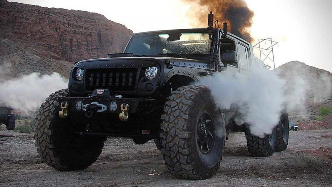 Haus Design a mis sur pied un Jeep Wrangler doté d'un moteur à vapeur et de 6 roues appelé "Loco Hauk"