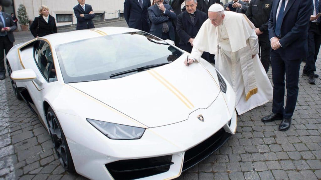 La Lamborghini Huracan du Pape François 