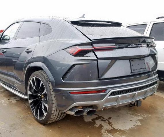 Lamborghini Urus accidenté