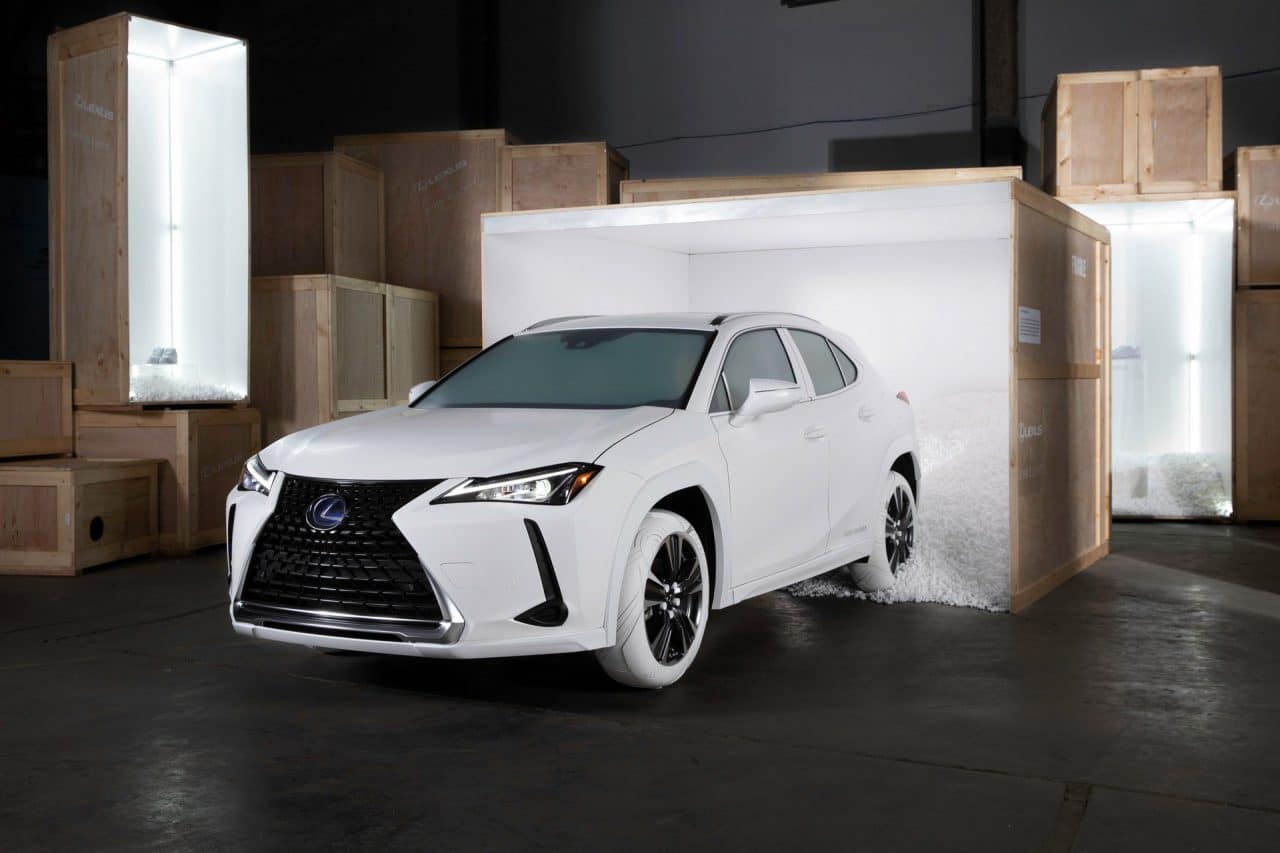 Lexus UX par John Elliott