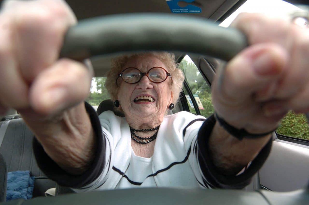 Les seniors doivent-ils repasser un permis de conduire ou un examen ?