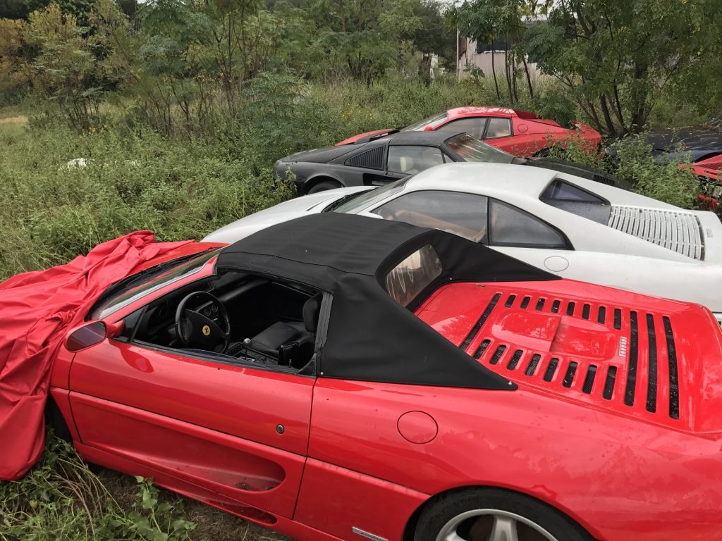 11 Ferrari abandonnées