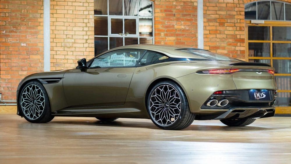 Aston Martin DBS Superleggera James Bond