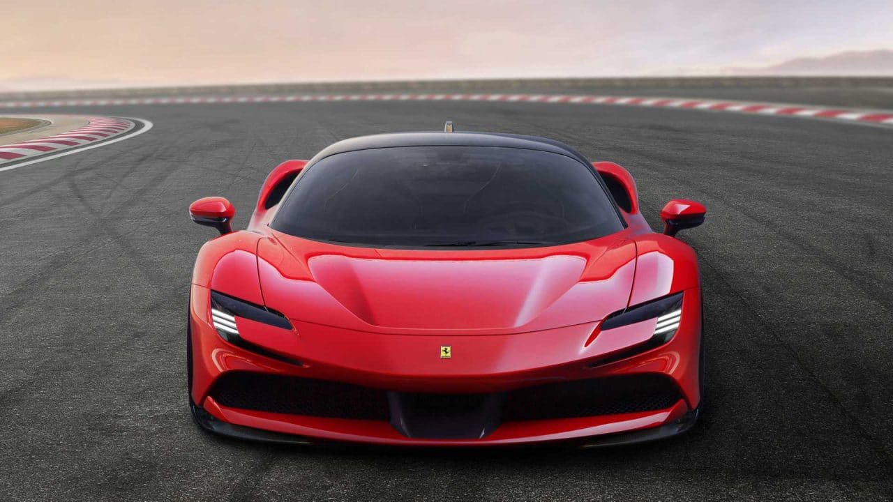 Ferrari SF90 Stradale avant