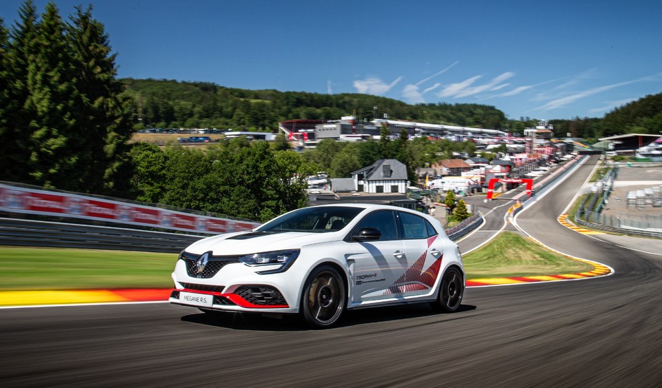 Renault Mégane RS Trophy R bat le record au tour à Spa