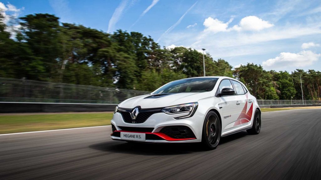 Ouverture des commandes de la Renault Mégane RS Trophy-R