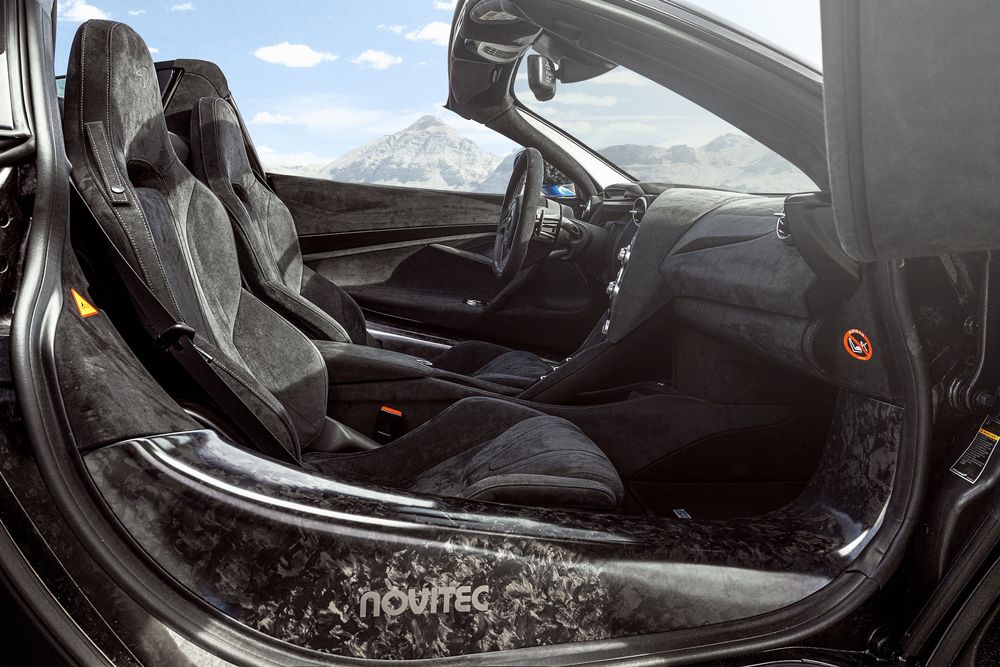 Intérieur de la McLaren 720S Spider N-Largo