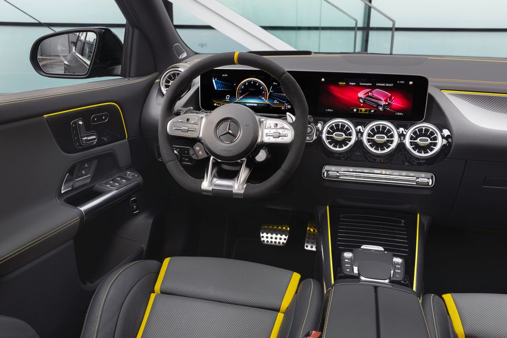 Intérieur du nouveau Mercedes GLA 45 AMG et 45 AMG S