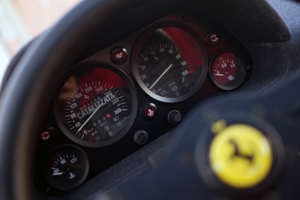 Tableau de bord compteur Ferrari F40