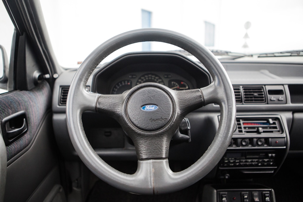 Volant de la Ford Fiesta RS turbo