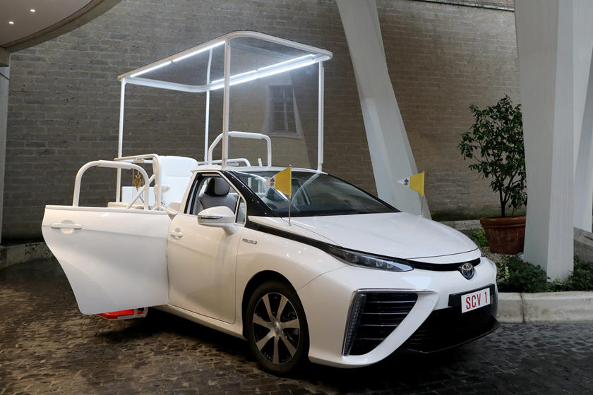 Toyota Mirai Hydrogène Pape Francis