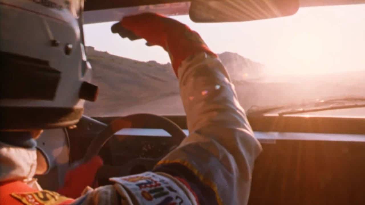 Ari Vatanen se protégeant du soleil à Pikes Peak à bord de sa Peugeot 405 T16