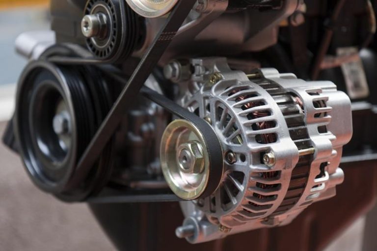 Comment fonctionne l'alternateur d'une voiture