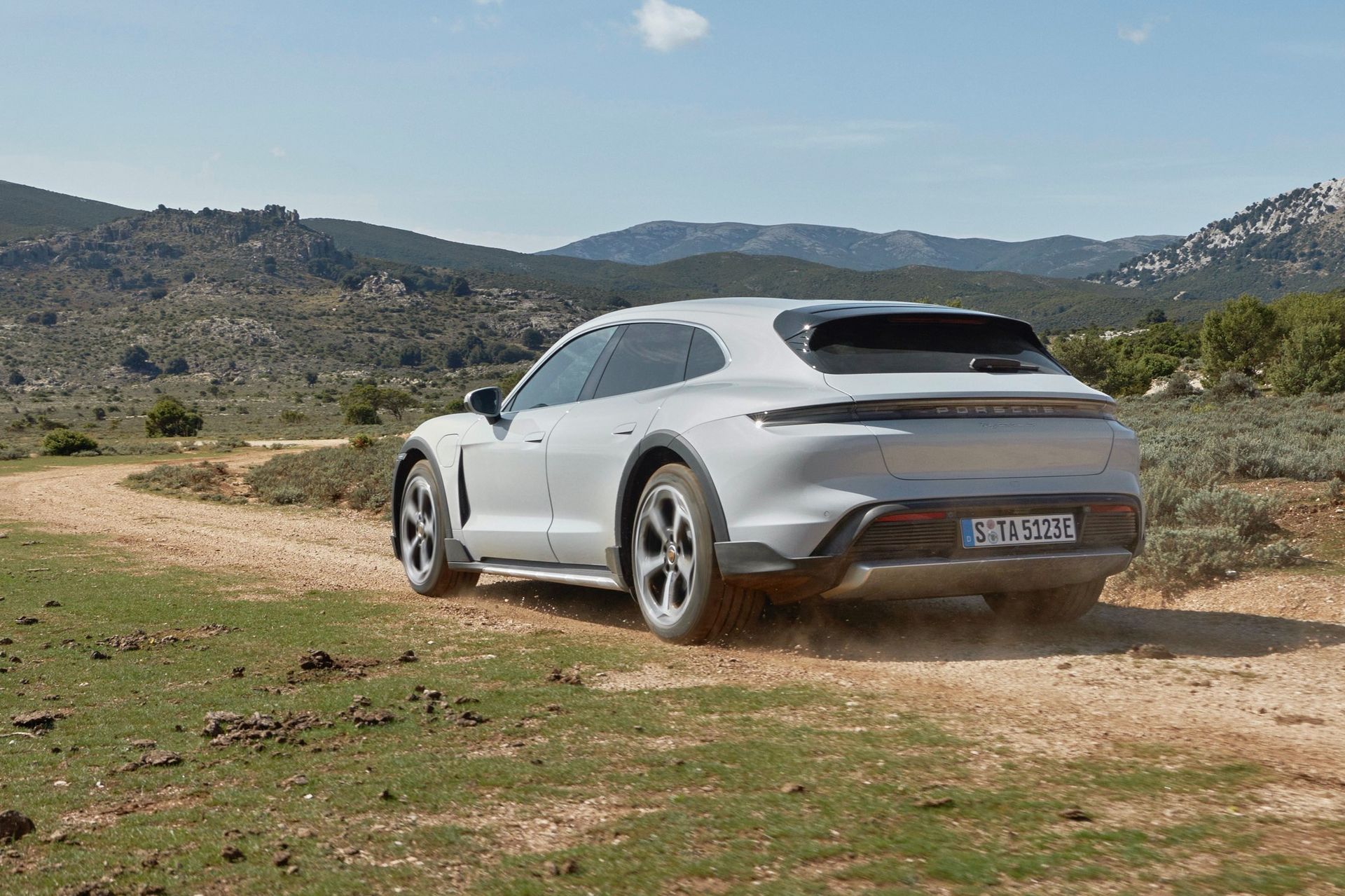 Porsche Taycan Cross Turismo