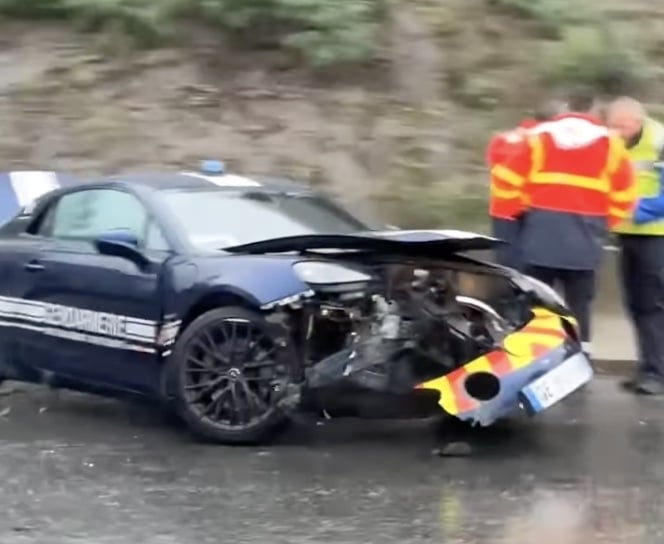 Brève du 6 novembre 2023 : encore un accident pour une Alpine A110 de la Gendarmerie