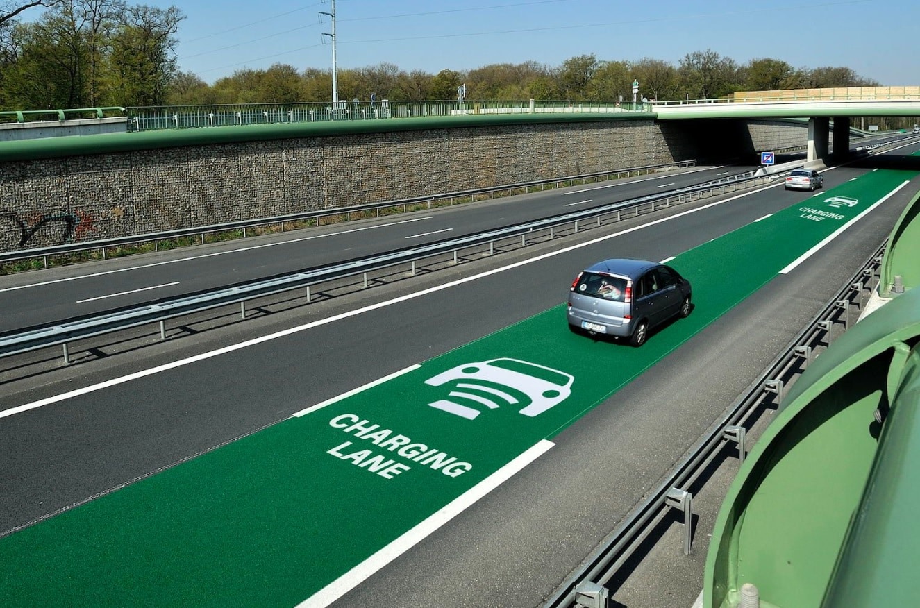 Autoroute recharge induction voiture électrique
